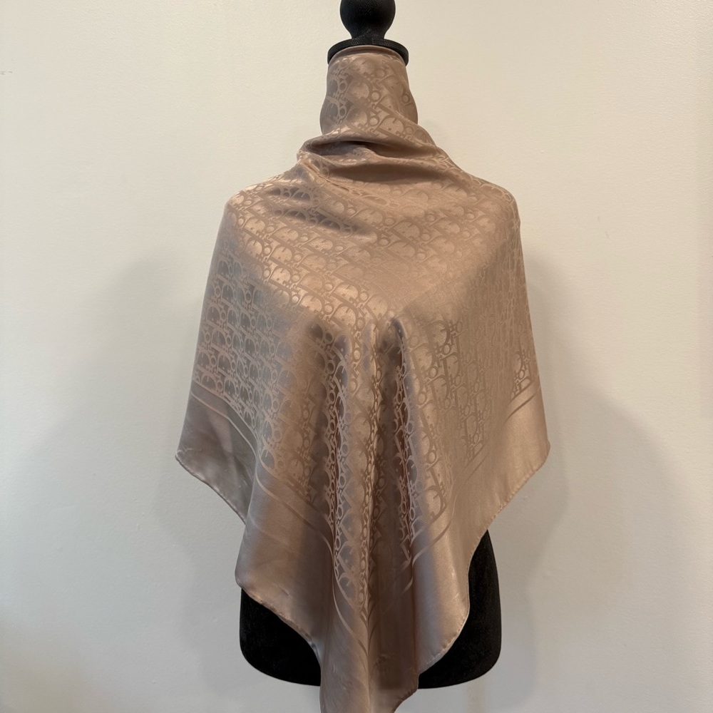 Dior Silk Scar 90 Carré Blush Beige Logo Hand Rolled Made in France - Picture 3 of 13